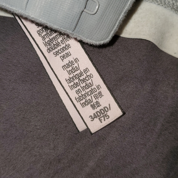 Victoria's secret wireless bra. 34DDD - Picture 2 of 2